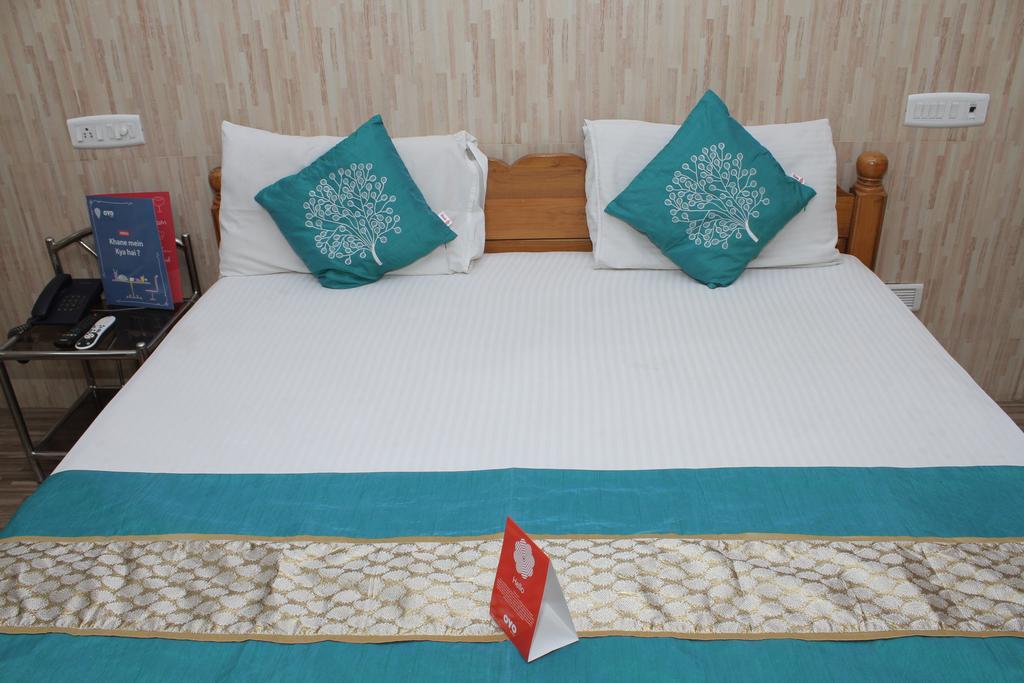 R B Residency Hotel Madras Buitenkant foto