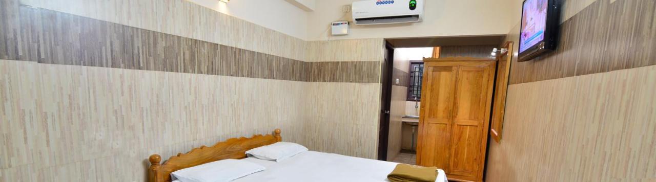 R B Residency Hotel Madras Buitenkant foto