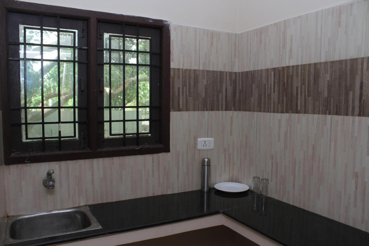 R B Residency Hotel Madras Buitenkant foto