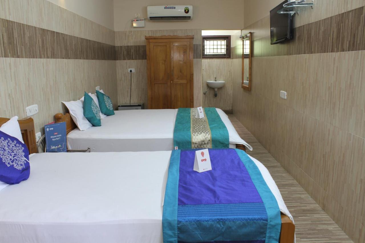 R B Residency Hotel Madras Buitenkant foto